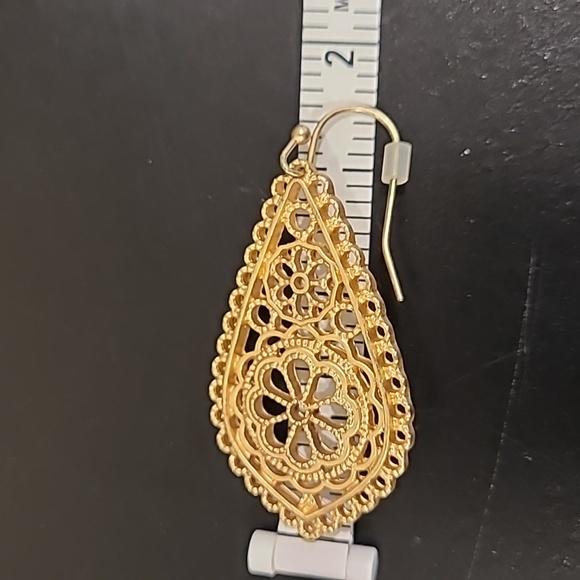 Gold Tone Teardrop Earings - Picture 3 of 3